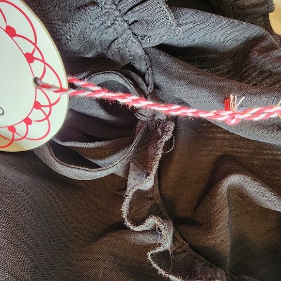 559 UMGEE BLACK LACE TASSEL BLOUSE - Picture 7 of 7